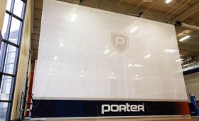 FOLD-UP DIVIDER CURTAIN