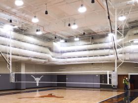 POWR-NET OVERHEAD SUPPORTED FOLD-UP VOLLEYBALL SYSTEM W/O JUDGE'S STAND